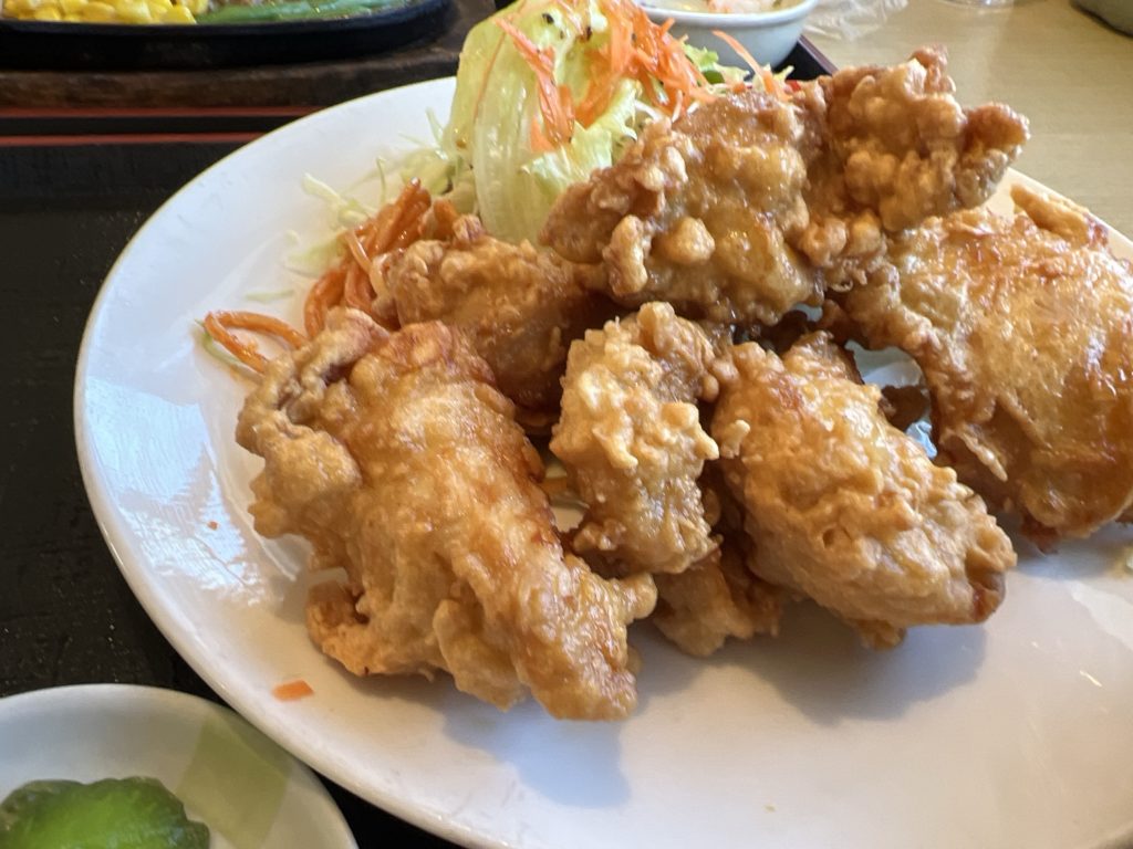 神戸屋のランチ「唐揚げ定食」